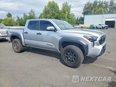 Czwarte zdjęcie samochodu z boku: 2026 TOYOTA TACOMA TRD OFF-ROAD VIN:3TMLB5JN8TM219532 - miniatura