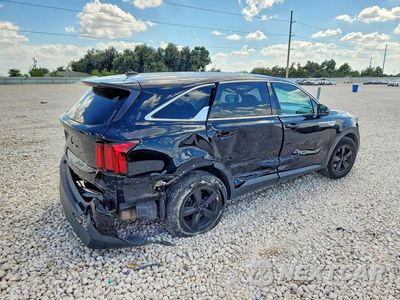 Trzecie zdjęcie samochodu z tyłu: 2022 KIA SORENTO LX VIN:5XYRG4LC7NG091060 - miniatura