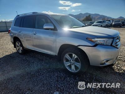 Czwarte zdjęcie samochodu z boku: 2013 TOYOTA HIGHLANDER LIMITED VIN:5TDDK3EH8DS237107 - miniatura