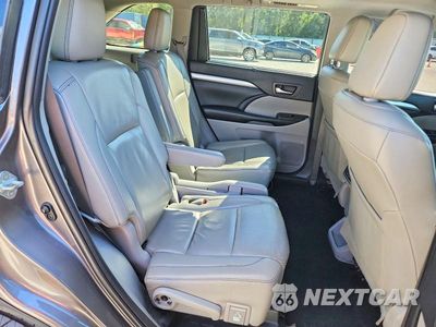 Zdjęcie 11 z 13 samochodu: 2019 TOYOTA HIGHLANDER HYBRID VIN:5TDKZRFH8KS359807 - miniatura