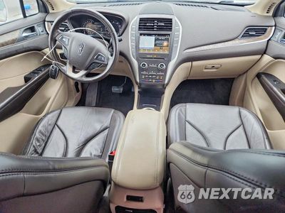 Zdjęcie 8 z 14 samochodu: 2017 LINCOLN MKC RESERVE VIN:5LMCJ3C94HUL12261 - miniatura