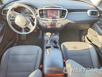 Zdjęcie 8 z 13 samochodu: 2019 KIA SORENTO LX V6 VIN:5XYPGDA51KG447770 - miniatura