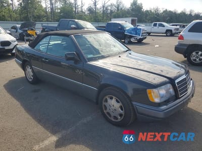 Czwarte zdjęcie samochodu z boku: 1995 MERCEDES-BENZ E 320 VIN:WDBEA66E9SC197632 - miniatura