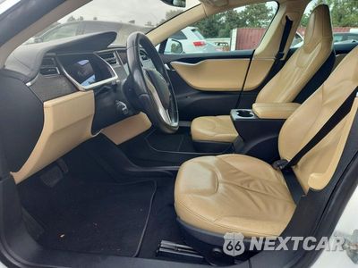 Zdjęcie 7 z 12 samochodu: 2013 TESLA MODEL S VIN:5YJSA1DG9DFP21993 - miniatura