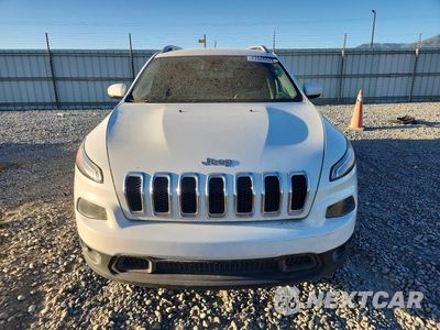 Piąte zdjęcie samochodu w środku: 2017 JEEP CHEROKEE LATITUDE VIN:1C4PJMCS2HW531550 - miniatura