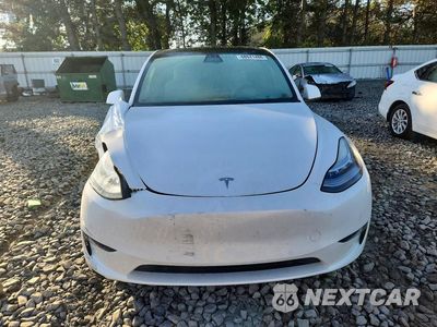 Piąte zdjęcie samochodu w środku: 2021 TESLA MODEL Y VIN:5YJYGDEE3MF187414 - miniatura