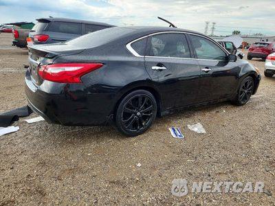 Trzecie zdjęcie samochodu z tyłu: 2017 NISSAN ALTIMA 2.5 SR VIN:1N4AL3AP1HC279631 - miniatura