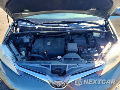 Zdjęcie 12 z 13 samochodu: 2018 TOYOTA SIENNA XLE 7-PASSENGER VIN:5TDDZ3DC8JS200491 - miniatura