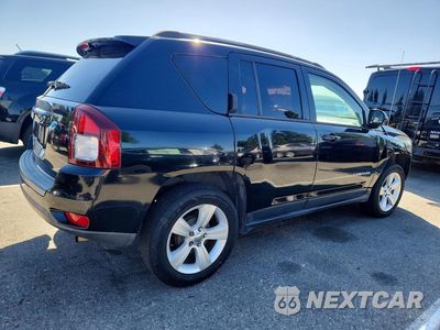 Trzecie zdjęcie samochodu z tyłu: 2016 JEEP COMPASS SPORT VIN:1C4NJCBA2GD641745 - miniatura