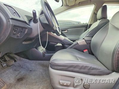 Zdjęcie 7 z 12 samochodu: 2013 TOYOTA PRIUS FOUR VIN:JTDKN3DU1D5597628 - miniatura