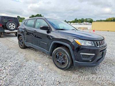 Czwarte zdjęcie samochodu z boku: 2018 JEEP COMPASS SPORT VIN:3C4NJCAB9JT359145 - miniatura