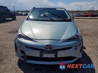 Piąte zdjęcie samochodu w środku: 2018 TOYOTA PRIUS THREE VIN:JTDKARFU0J3547239 - miniatura