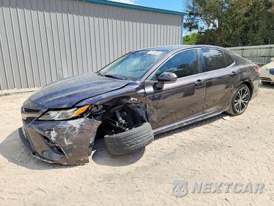 2018 TOYOTA CAMRY SE 4T1B11HK7JU581116 - główne zdjęcie licytacji z USA - miniatura