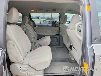 Zdjęcie 11 z 14 samochodu: 2013 TOYOTA SIENNA LE VIN:5TDKK3DC2DS288728 - miniatura