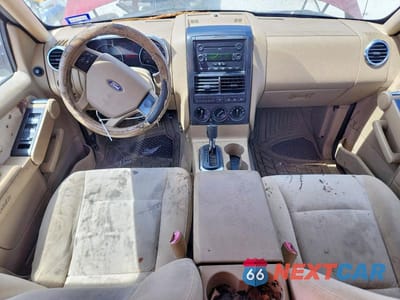 Zdjęcie 8 z 13 samochodu: 2007 FORD EXPLORER XLT VIN:1FMEU73E07UB25380 - miniatura