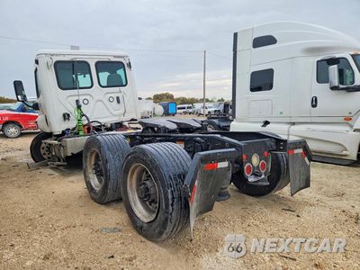 Drugie zdjęcie samochodu z przodu: 2019 FREIGHTLINER CASCADIA 113 SEMI TRUCK VIN:1FUGGBDV0KLKK2236 - miniatura