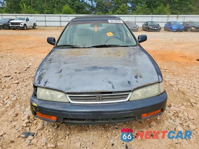 Piąte zdjęcie samochodu w środku: 1995 HONDA ACCORD EX VIN:1HGCE666XSA019277 - miniatura