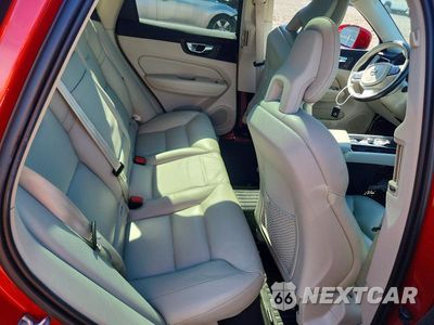 Zdjęcie 11 z 13 samochodu: 2018 VOLVO XC60 T5 VIN:LYV102RK8JB100761 - miniatura