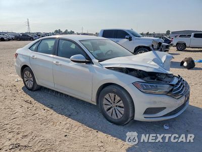 Czwarte zdjęcie samochodu z boku: 2020 VOLKSWAGEN JETTA S VIN:3VWCB7BU9LM016079 - miniatura