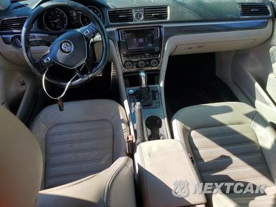 Zdjęcie 8 z 12 samochodu: 2017 VOLKSWAGEN PASSAT SEL PREMIUM VIN:1VWCT7A3XHC077973 - miniatura