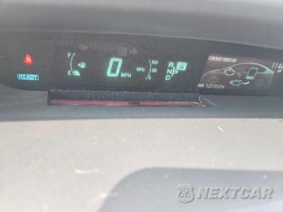 Zdjęcie 9 z 12 samochodu: 2014 TOYOTA PRIUS THREE VIN:JTDKN3DUXE1745851 - miniatura
