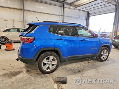 Trzecie zdjęcie samochodu z tyłu: 2022 JEEP COMPASS LATITUDE VIN:3C4NJDBB0NT231662 - miniatura