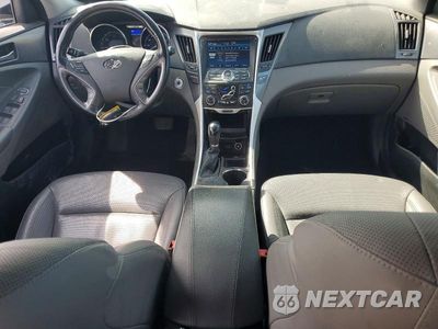Zdjęcie 8 z 12 samochodu: 2013 HYUNDAI SONATA HYBRID VIN:KMHEC4A47DA050511 - miniatura