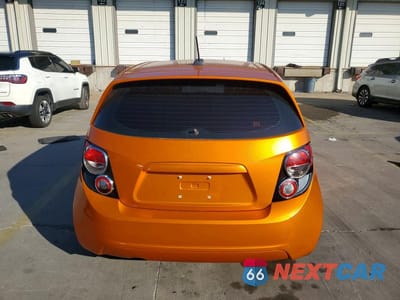Zdjęcie 6 z 12 samochodu: 2016 CHEVROLET SONIC LT VIN:1G1JC6SB3G4105852 - miniatura