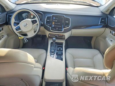 Zdjęcie 8 z 12 samochodu: 2018 VOLVO XC90 T5 VIN:YV4102CK5J1375369 - miniatura
