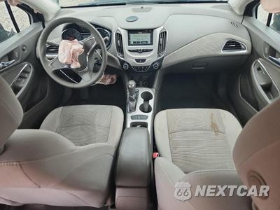 Zdjęcie 8 z 12 samochodu: 2018 CHEVROLET CRUZE LS VIN:1G1BC5SM3J7111852 - miniatura