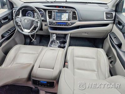Zdjęcie 8 z 13 samochodu: 2018 TOYOTA HIGHLANDER XLE VIN:5TDJZRFH1JS560362 - miniatura