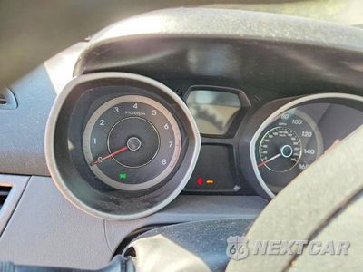 Zdjęcie 9 z 12 samochodu: 2013 HYUNDAI ELANTRA GLS VIN:KMHDH4AE0DU564933 - miniatura