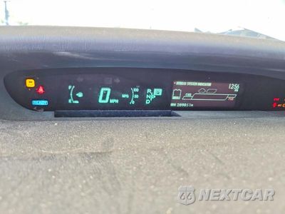 Zdjęcie 9 z 12 samochodu: 2012 TOYOTA PRIUS FOUR VIN:JTDKN3DU6C5520445 - miniatura