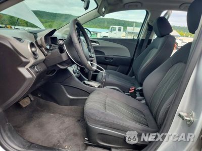 Zdjęcie 7 z 12 samochodu: 2014 CHEVROLET SONIC LT VIN:1G1JC5SG4E4177050 - miniatura