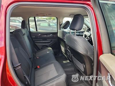 Zdjęcie 10 z 12 samochodu: 2023 JEEP GRAND CHEROKEE LAREDO VIN:1C4RJHAG2P8710351 - miniatura