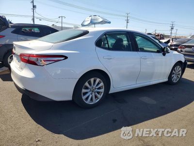 Trzecie zdjęcie samochodu z tyłu: 2019 TOYOTA CAMRY LE VIN:4T1B11HK7KU737964 - miniatura