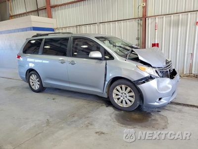 Czwarte zdjęcie samochodu z boku: 2013 TOYOTA SIENNA XLE 7-PASSENGER VIN:5TDDK3DC9DS050383 - miniatura