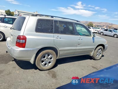 Trzecie zdjęcie samochodu z tyłu: 2004 TOYOTA HIGHLANDER BASE VIN:JTEDP21A340042325 - miniatura