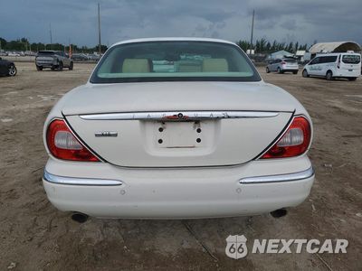 Zdjęcie 6 z 12 samochodu: 2006 JAGUAR XJ8 VIN:SAJWA71B86SH00348 - miniatura