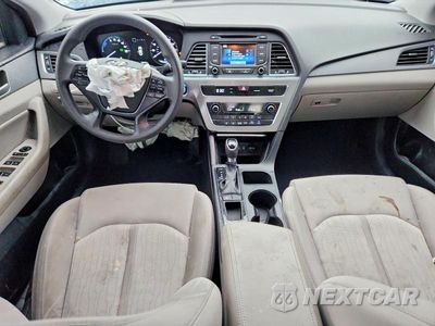 Zdjęcie 8 z 12 samochodu: 2016 HYUNDAI SONATA HYBRID SE VIN:KMHE24L15GA042112 - miniatura