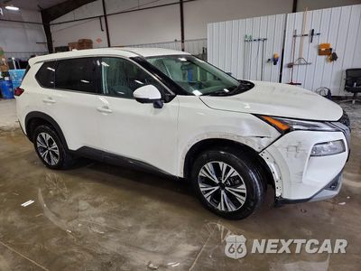 Czwarte zdjęcie samochodu z boku: 2021 NISSAN ROGUE SV VIN:5N1AT3BA7MC769064 - miniatura