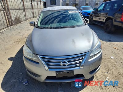Piąte zdjęcie samochodu w środku: 2014 NISSAN SENTRA S VIN:3N1AB7AP9EY246290 - miniatura