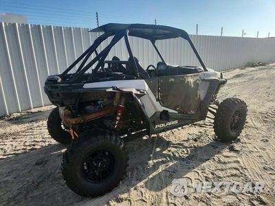 Czwarte zdjęcie samochodu z boku: 2021 POLARIS RZR XP TURBO UTILITY VEHICLE VIN:3NSNAE922MF138925 - miniatura