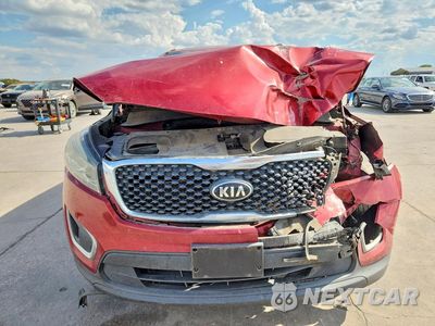Piąte zdjęcie samochodu w środku: 2017 KIA SORENTO LX VIN:5XYPG4A30HG248703 - miniatura