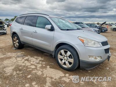 Czwarte zdjęcie samochodu z boku: 2012 CHEVROLET TRAVERSE LT VIN:1GNKVGEDXCJ163176 - miniatura