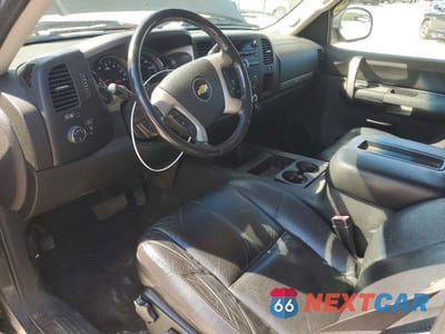 Zdjęcie 8 z 12 samochodu: 2009 CHEVROLET SILVERADO K1500 LT VIN:1GCEK29039Z280309 - miniatura