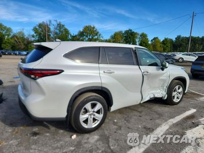 Trzecie zdjęcie samochodu z tyłu: 2025 TOYOTA HIGHLANDER LE VIN:5TDKDRBH3SS582485 - miniatura