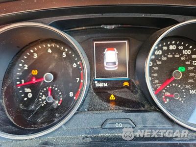 Zdjęcie 9 z 14 samochodu: 2018 VOLKSWAGEN TIGUAN SE VIN:3VV2B7AX7JM162943 - miniatura