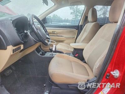 Zdjęcie 7 z 13 samochodu: 2016 MITSUBISHI OUTLANDER SE VIN:JA4AD3A33GZ013800 - miniatura