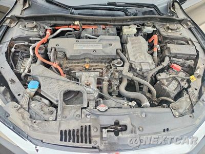 Zdjęcie 11 z 13 samochodu: 2017 HONDA ACCORD HYBRID EXL VIN:JHMCR6F56HC031156 - miniatura
